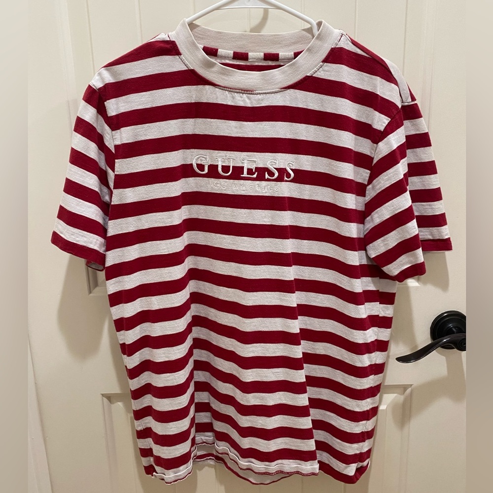Stripped white and red Guess t-shirt